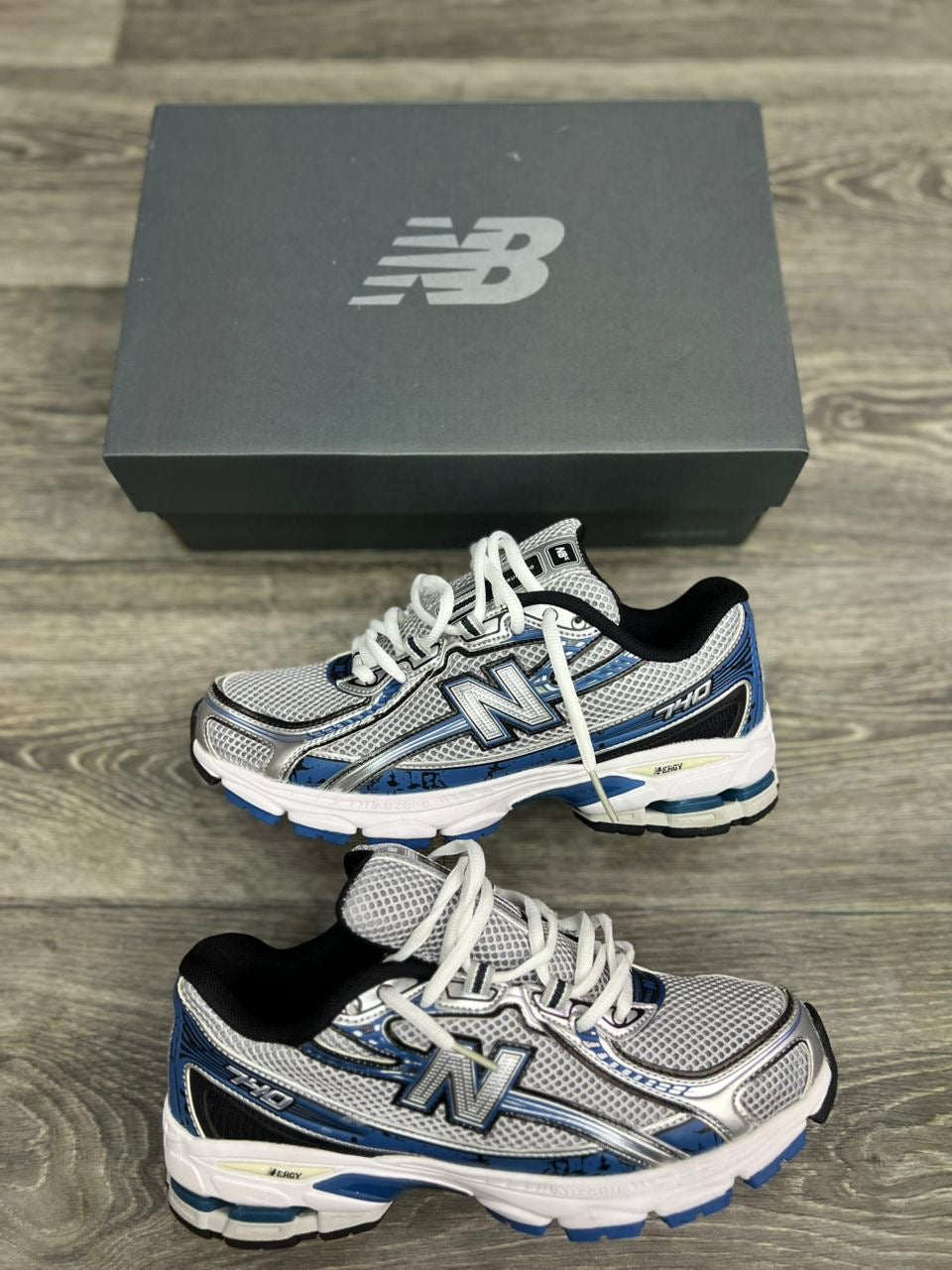 New balance 740