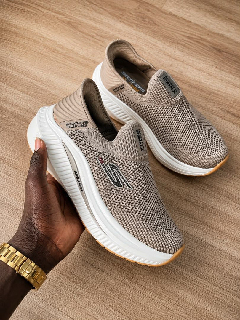 SKECHERS