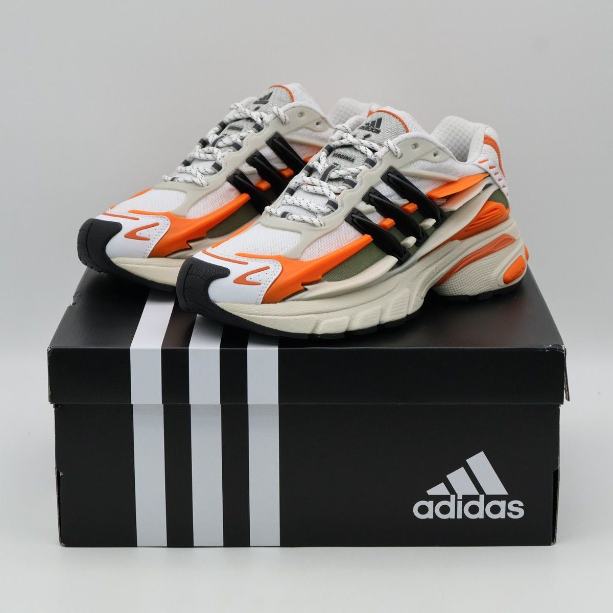 Adidas jellyflish Pharel wiliams