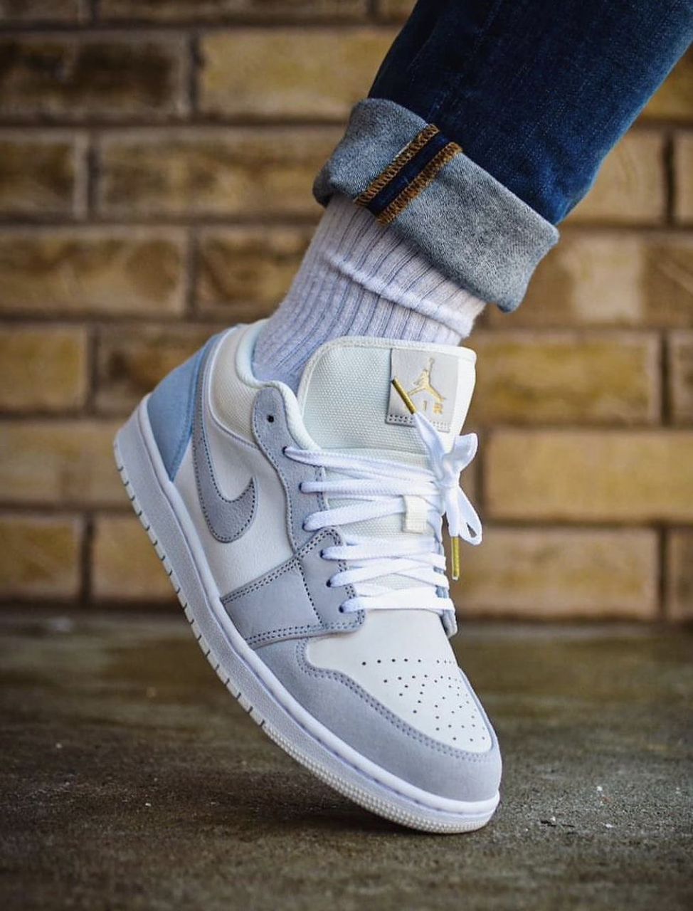Jordan one low