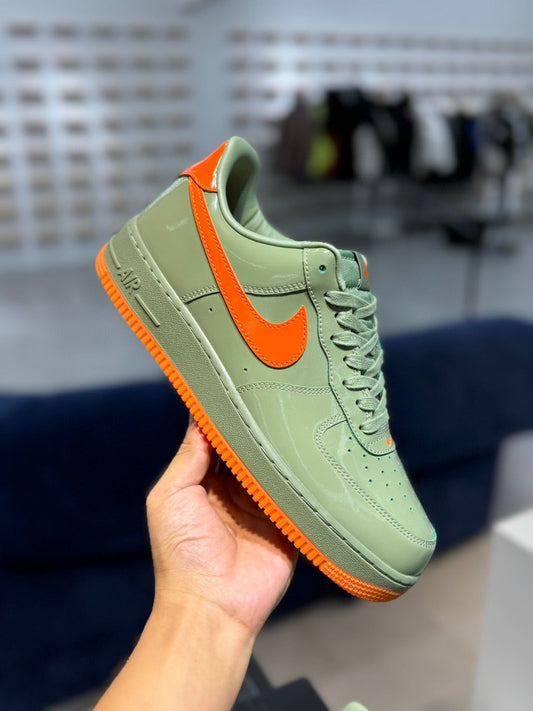 Air force one low