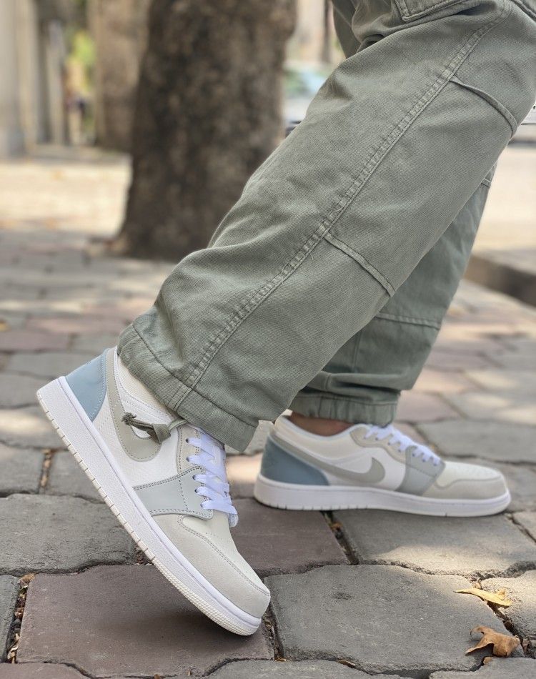 Jordan one low