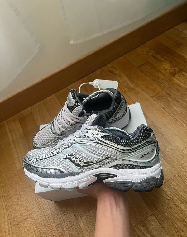 Saucony