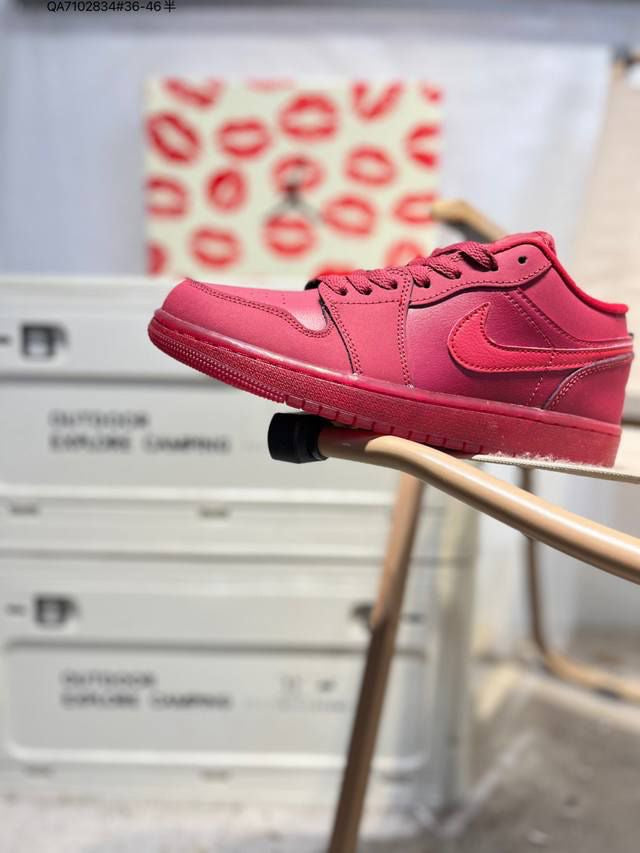 Nike Jordan low