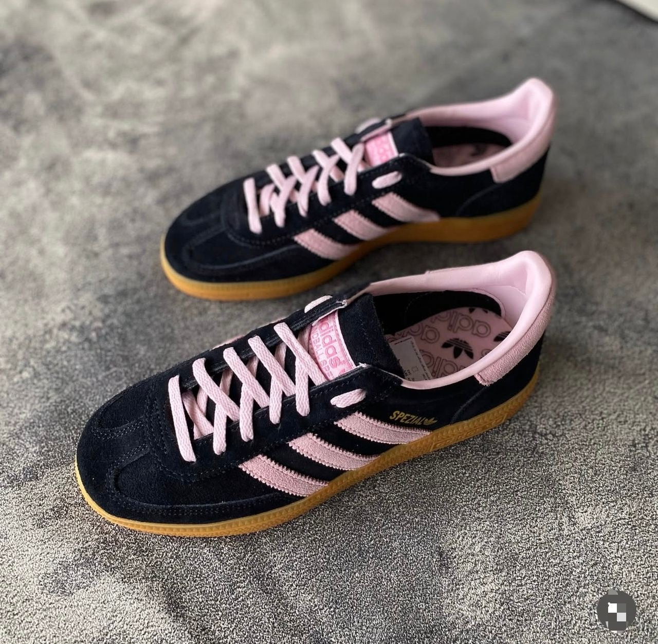 Adidas spézial