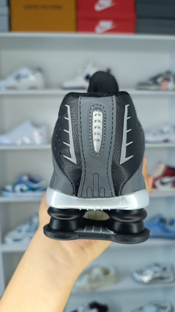 Nike shox r4