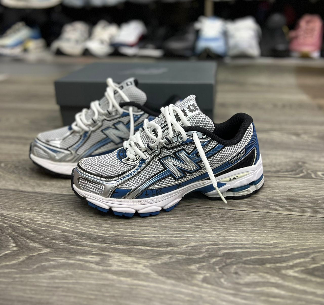 New balance 740