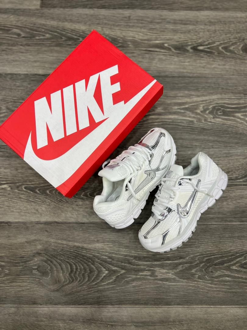 Nike VOMERO