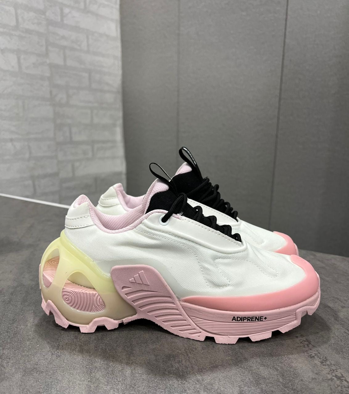 Adidas runner wonder