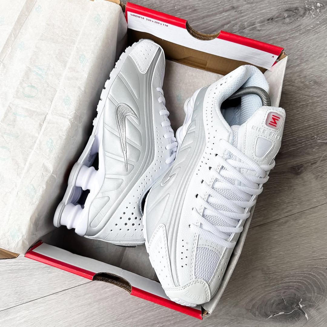 Nike shox r4