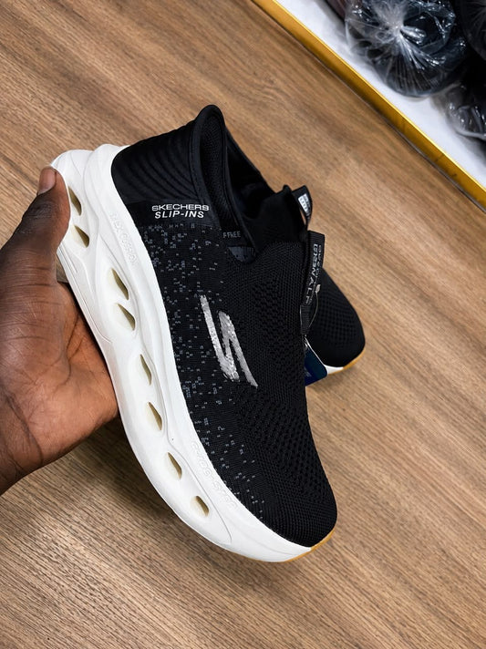 SKECHERS