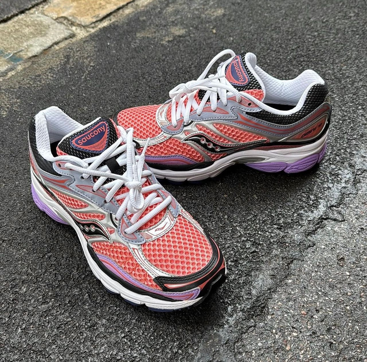 Saucony