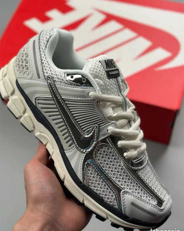 Nike VOMERO