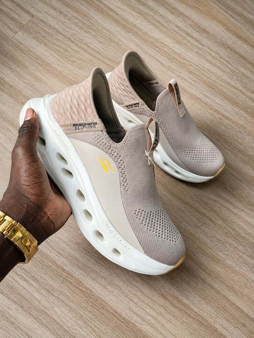 SKECHERS