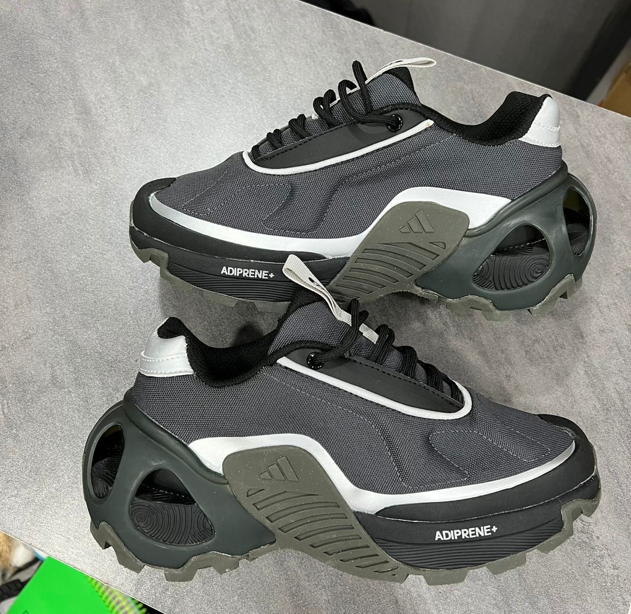Adidas wonder runner