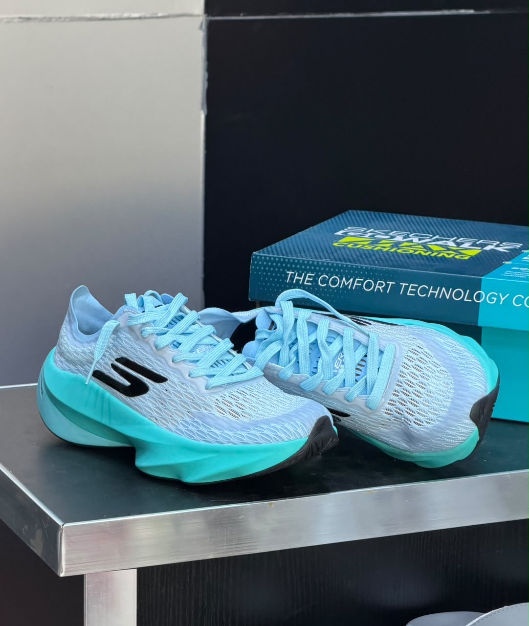 Skechers