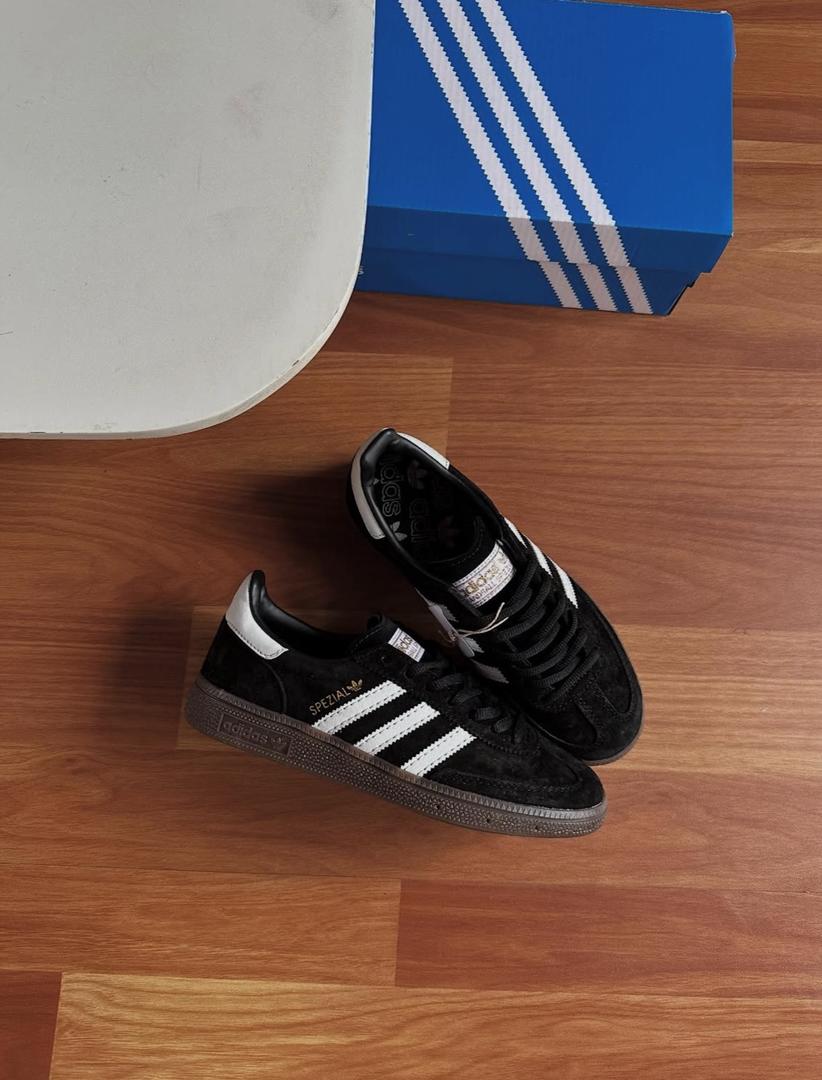 Adidas spézial
