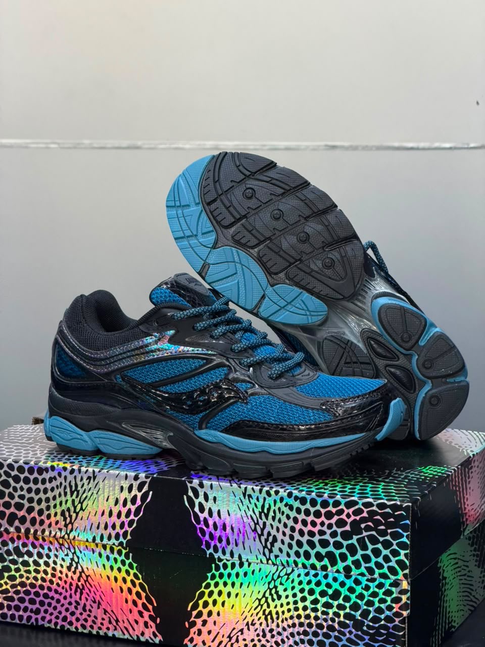 Saucony