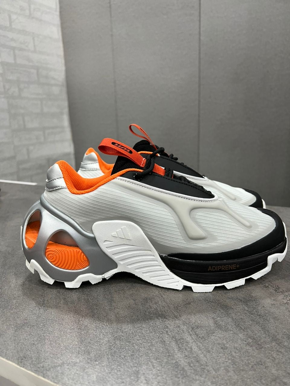 Adidas wonder runner