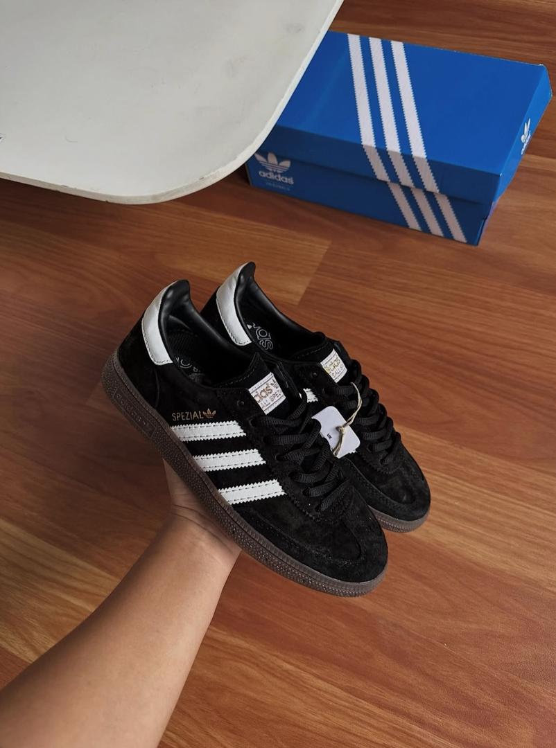 Adidas spézial