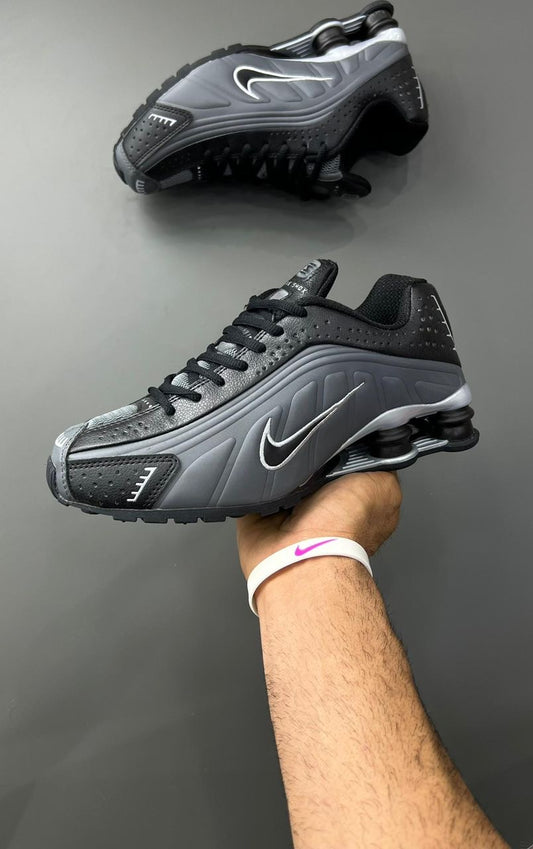 Nike shox r4