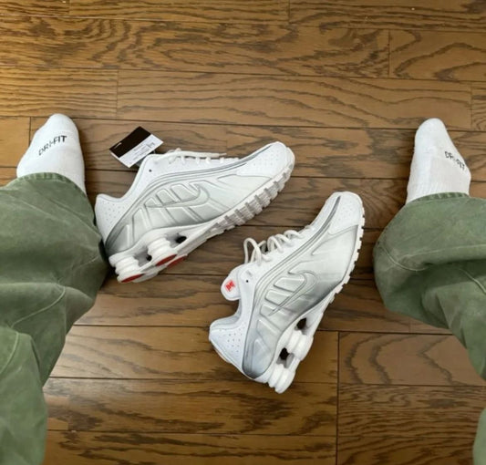 Nike shox r4