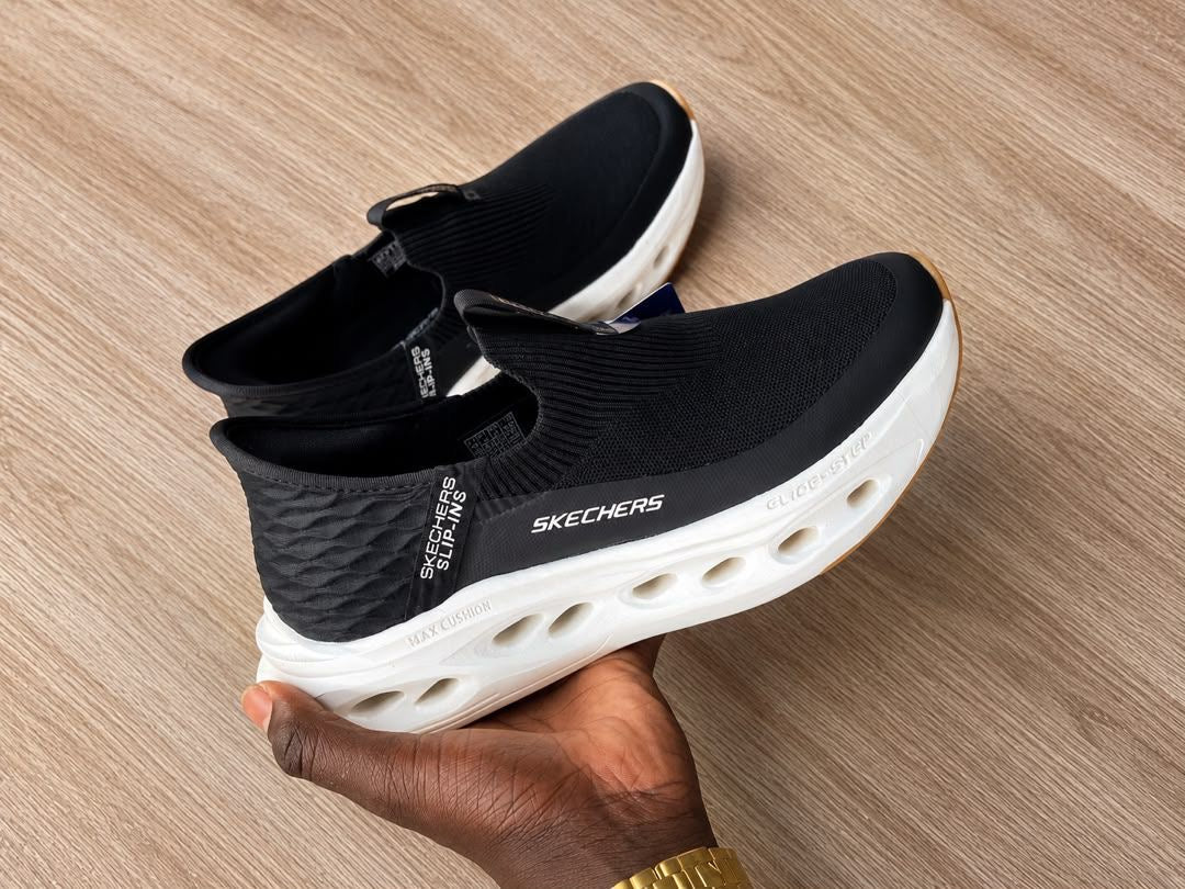 SKECHERS