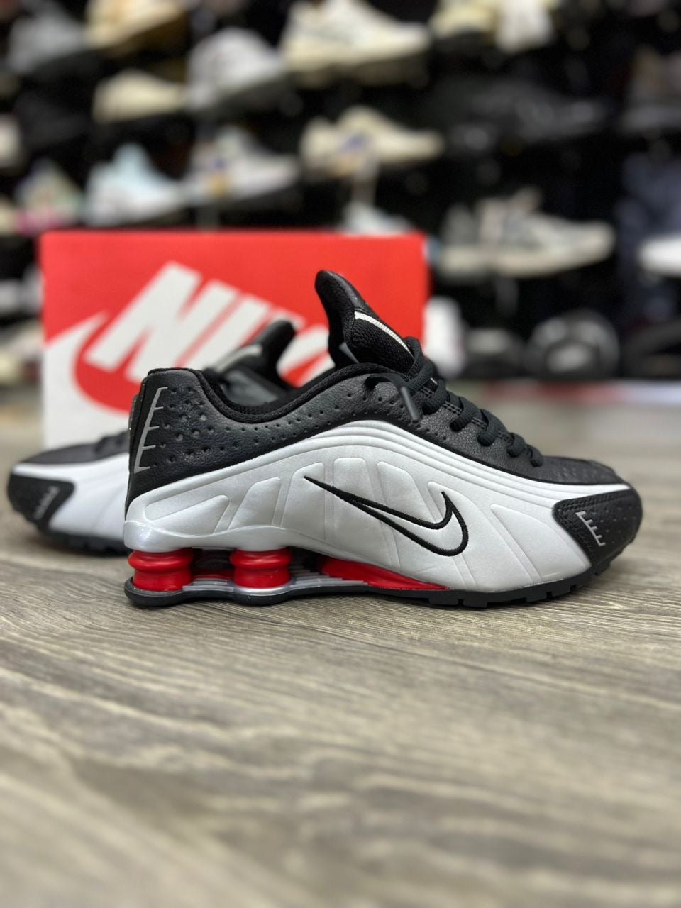 Nike shox r4