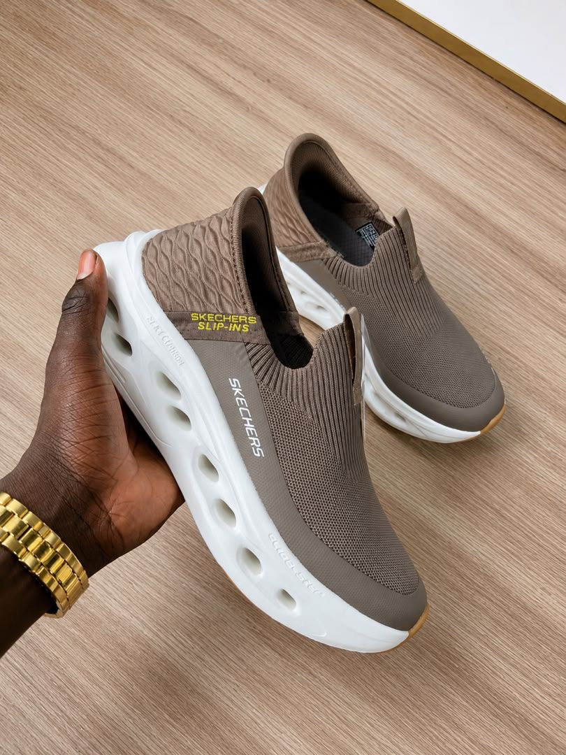 SKECHERS